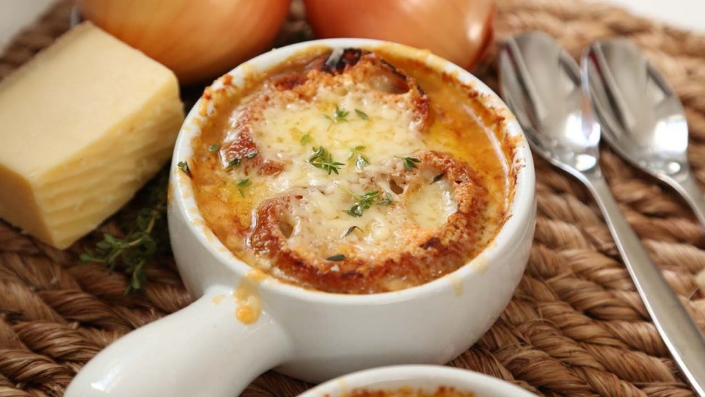 French Onion Soup (France) | 11 Comfort Foods From Around The World | Her Beauty