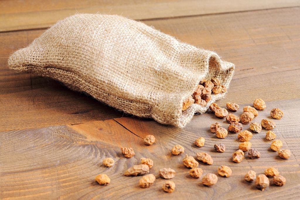 tiger nuts in bag