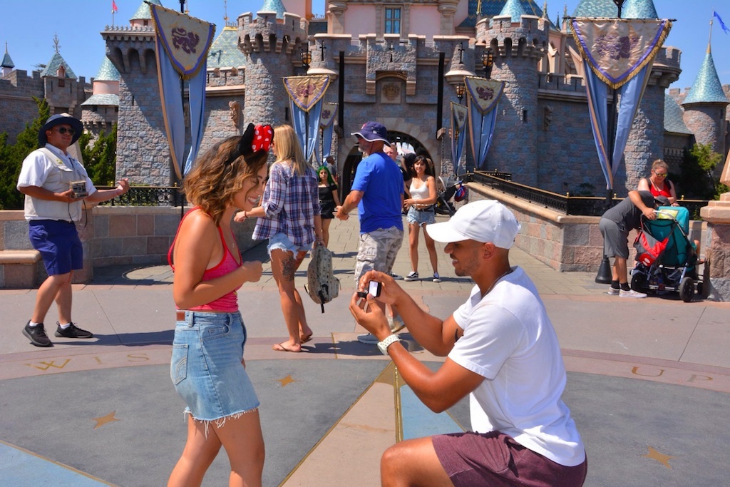 @sonni_nicolette disneyland proposal