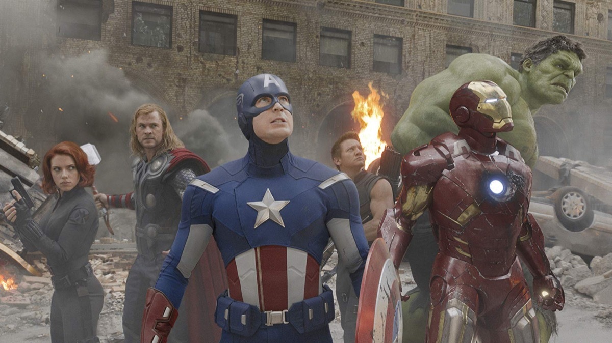 Scarlett Johannson, Chris Hemsworth, Chris Evans, Jeremy Renner, Robert Downey Jr, and Mark Ruffalo in The Avengers