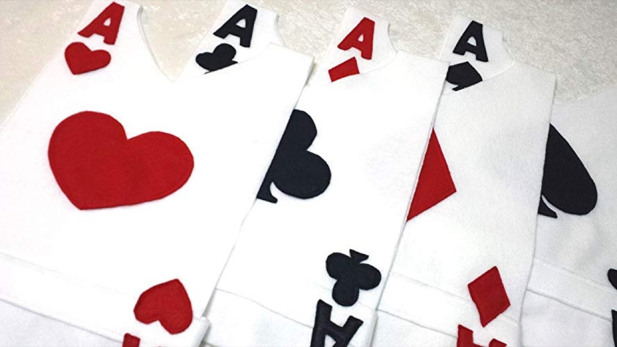 ace playing card costumes, family halloween costumes