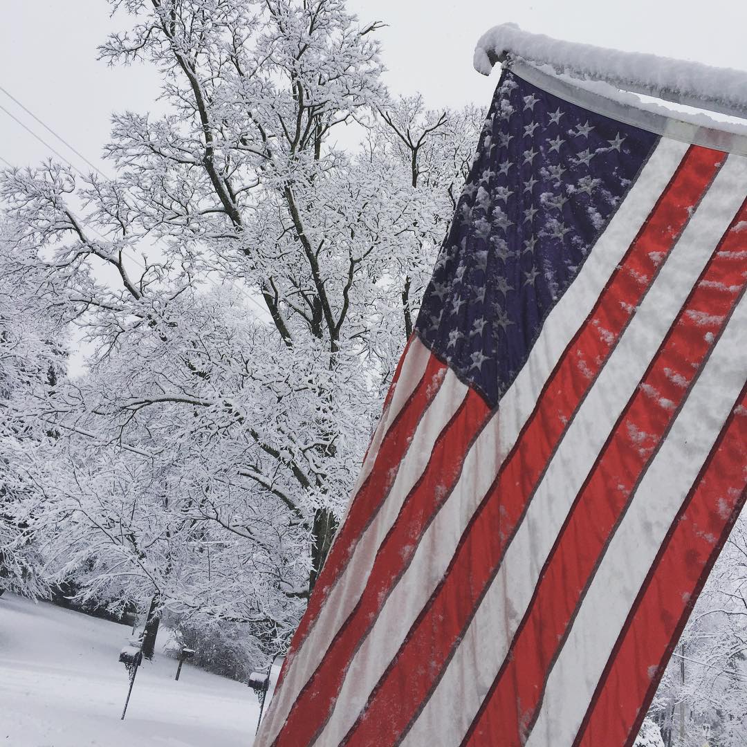 how_were_celebs_surviving_during_snowstorm_jonas_blizzard2016_06