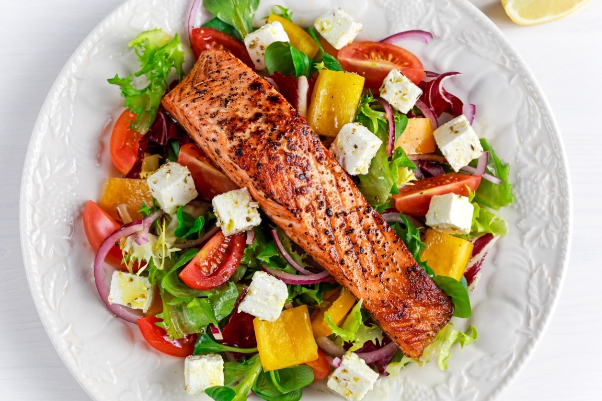 grilled salmon salad