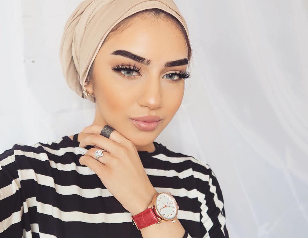 unbelievably_beautiful_women_wearing_hijabs_on_ig_13