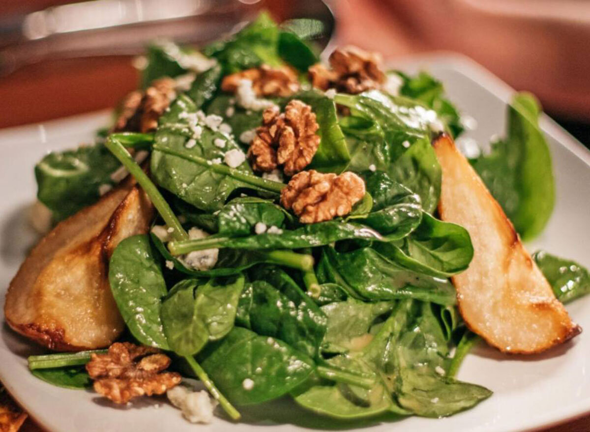 season 52 spinach caramealized pear salad