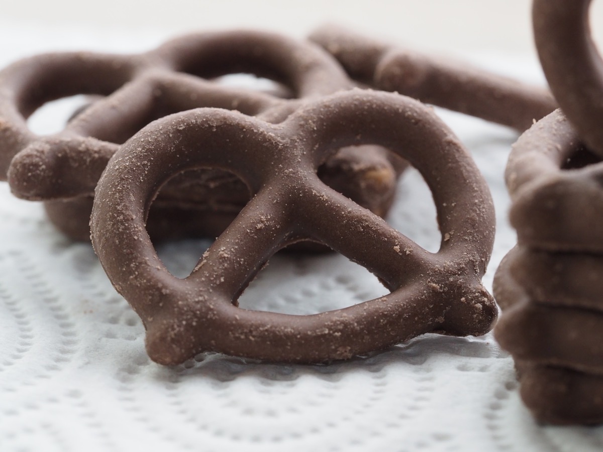 chocolate covered pretzels on paper towel