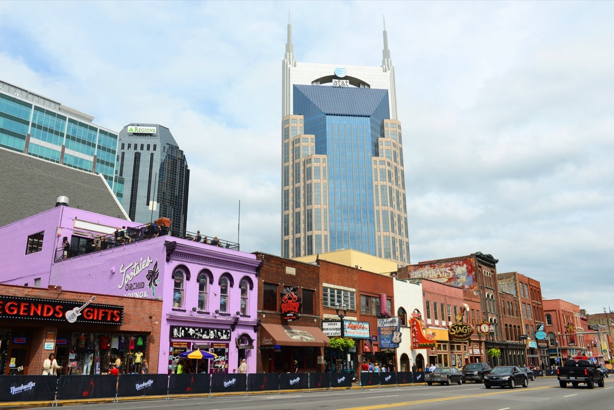 at and t building in nashville tennessee