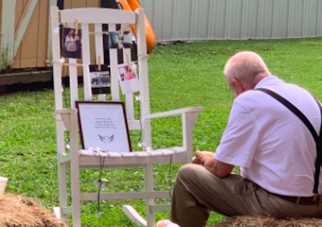 viral photo of Billy Gray sitting with tribute to late wife at wedding