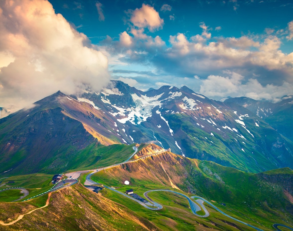 40 roads everyone should drive