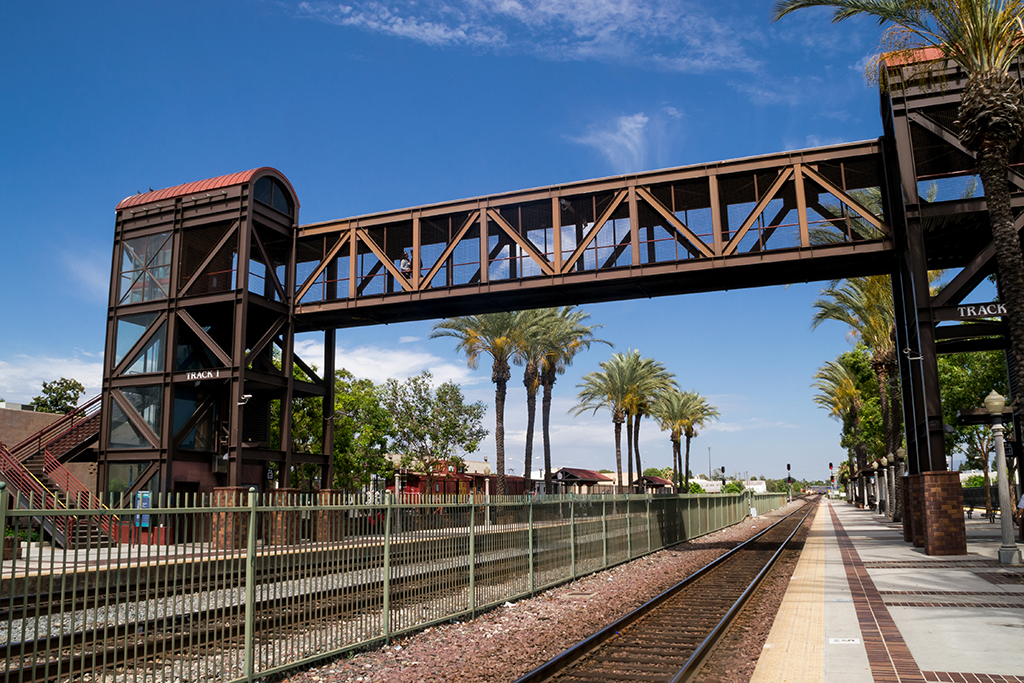 Fullerton, CA, train station, worst singles scenes, longest commutes, commute