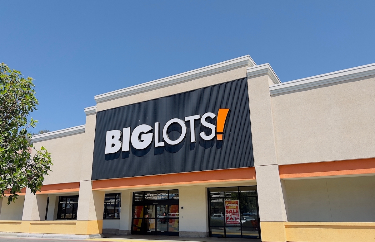 Big Lots store front on a warm morning.