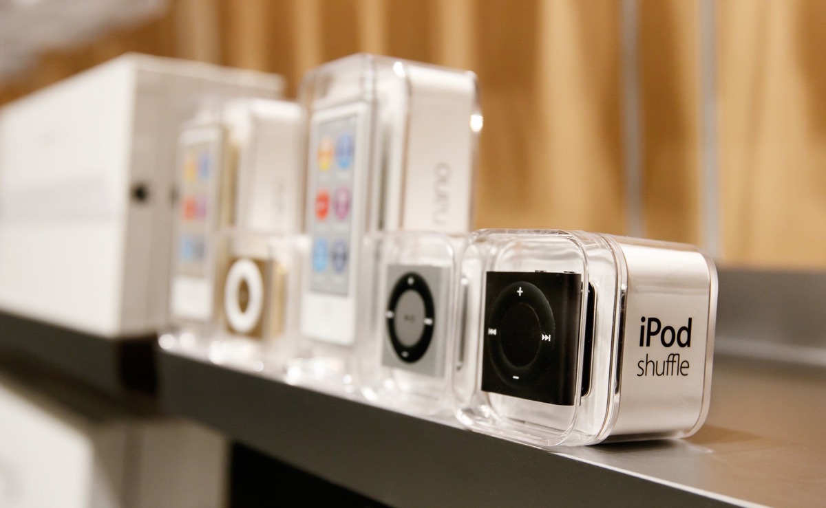 ipod shuffle on display