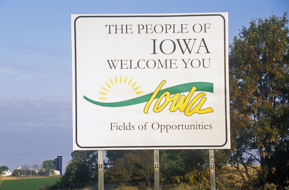 iowa state welcome sign, iconic state photos