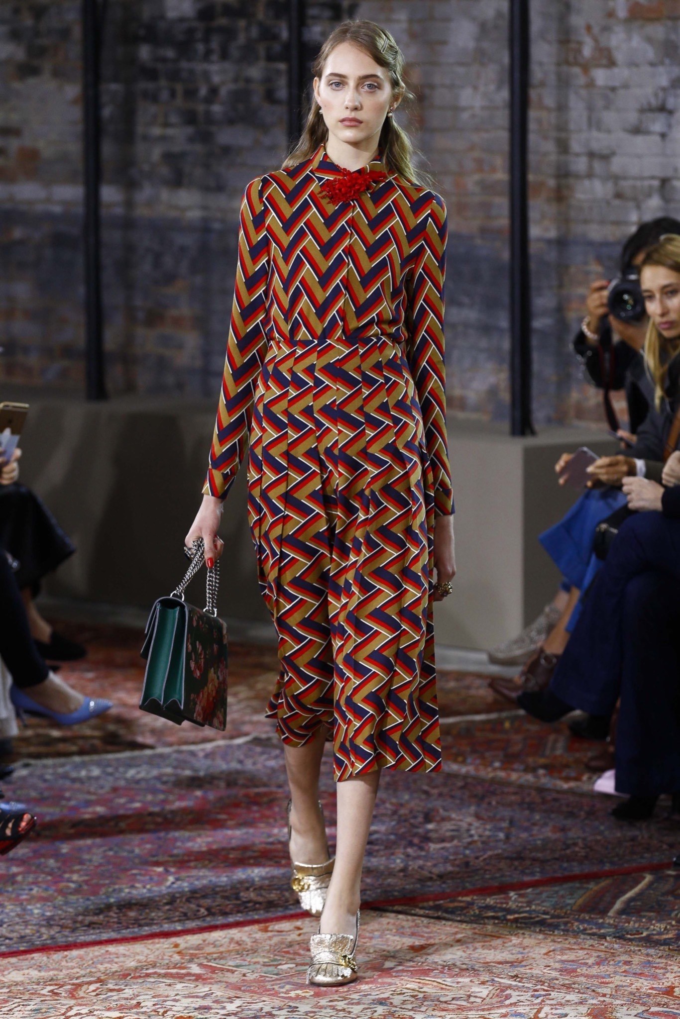 best-looks-of-the-gucci-cruise-collection-2016-00