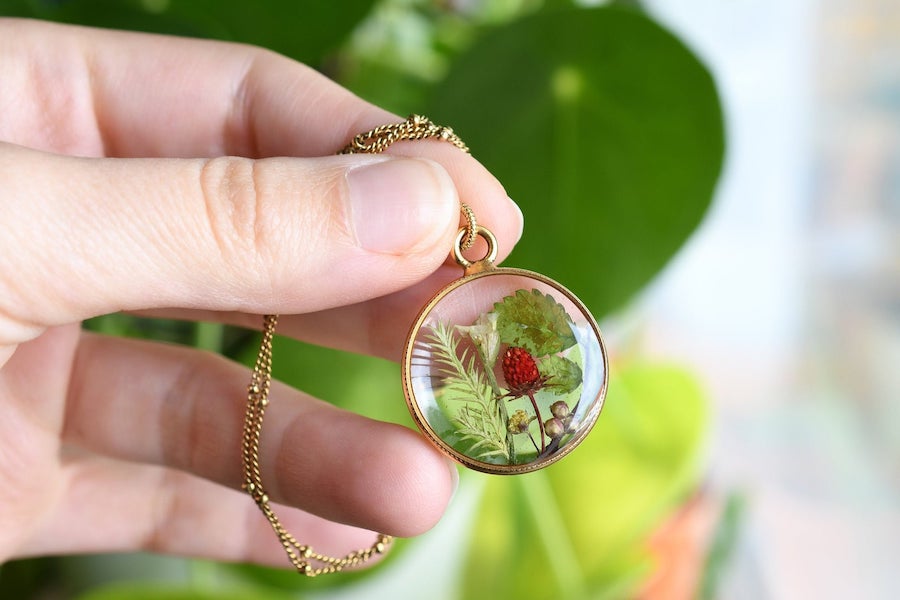 #6  | Mesmerizing Jewelry That Preserves The Beauty of Nature | HerBeauty