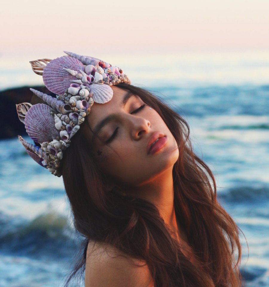 move-over-flower-crowns-mermaid-crowns-are-taking-over-10