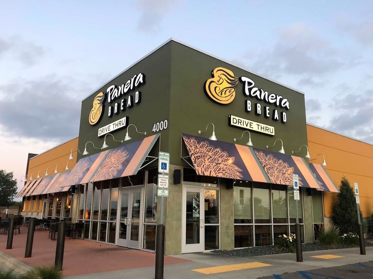 panera bread restaurant exterior