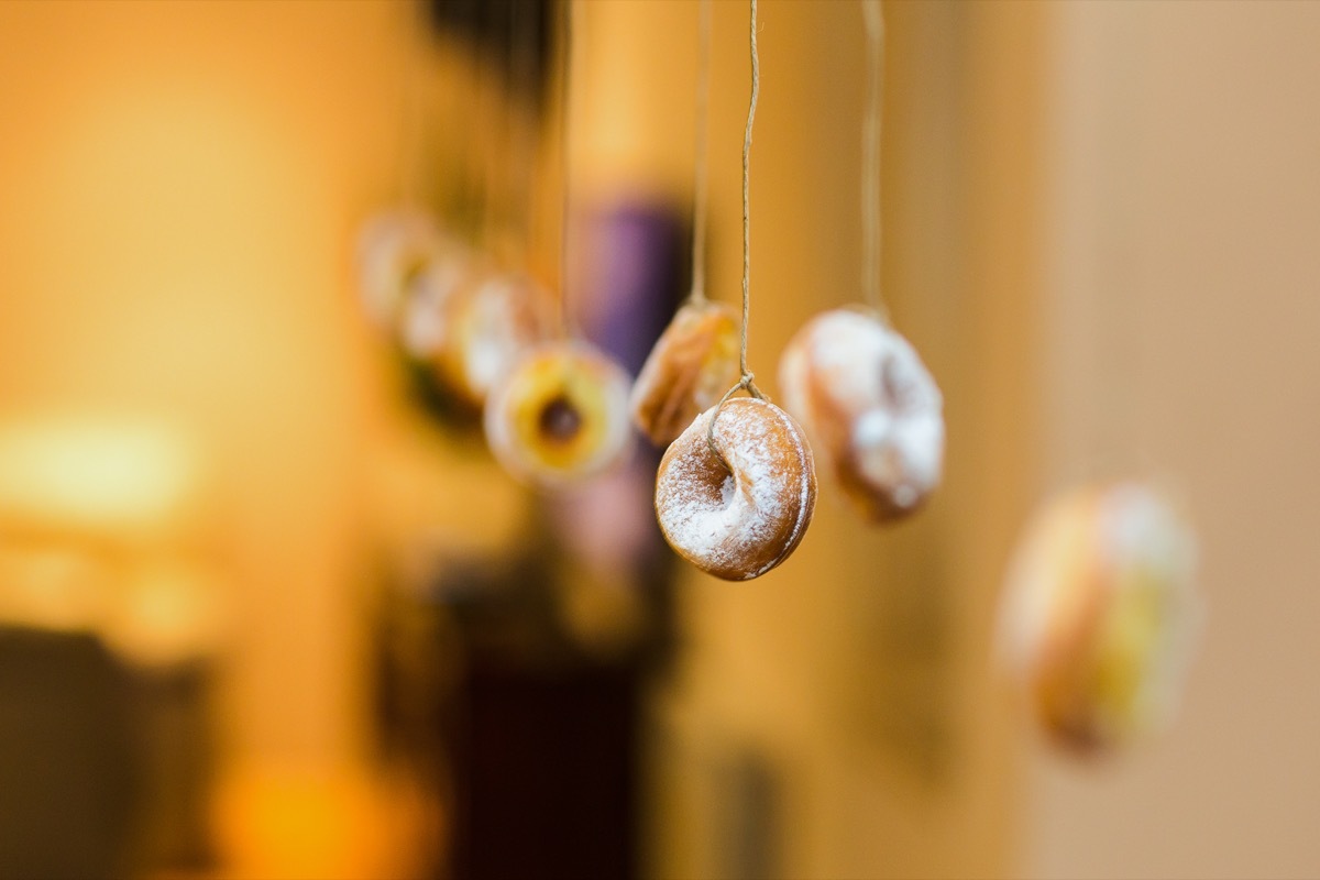 donut eating game halloween games